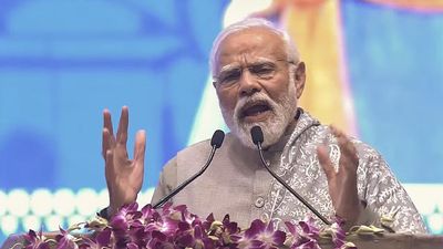 India shedding mentality of slavery, says PM Modi