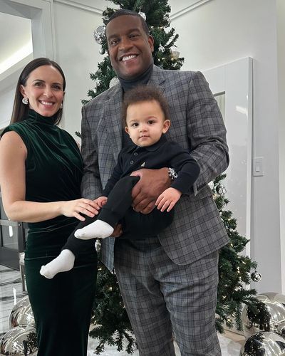 Kevin Weekes Wishes You a Very Weekesy Christmas on Instagram