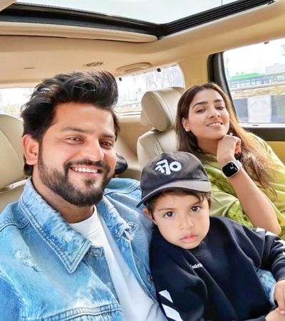 Suresh Raina's Happy Family Moment in a Car