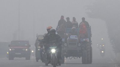 Fog blankets Punjab, Haryana; cold weather conditions prevail in most parts