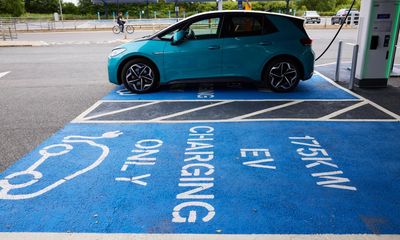 UK installed record 16,000 public electric car chargers in 2023