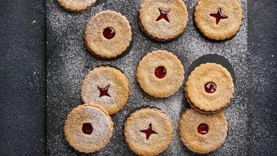 Hazelnut sandwich cookies