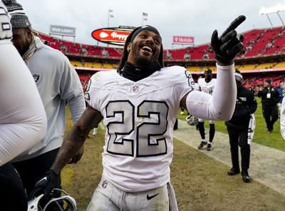 Best images from Raiders big Week 16 win over Chiefs