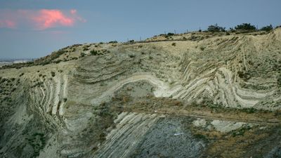 Balanced boulders on San Andreas fault suggest the 'Big One' won't be as destructive as once thought