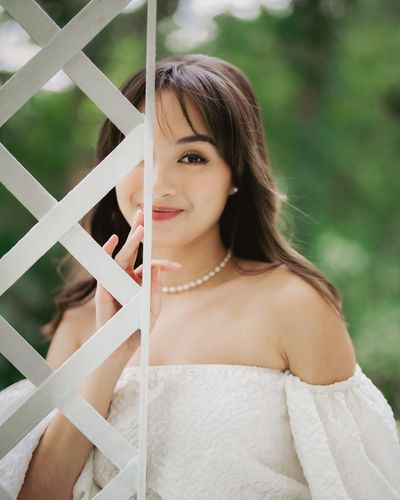 Caitlin Halderman Shines in Stunning White Ensemble on Instagram