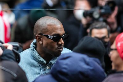 Kanye issues apology to Jewish community