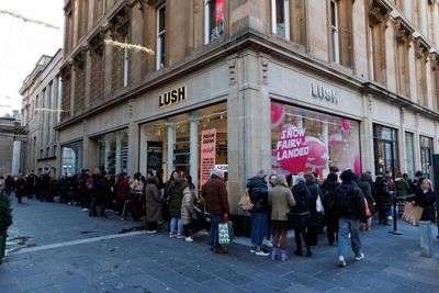 Boxing Day sees thousands of Scots shoppers flock to sales