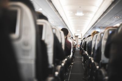 Man praised for refusing to swap seats with pregnant woman on plane