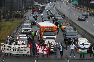 Airport chaos as pro-Palestine protesters block roads to JFK and LAX