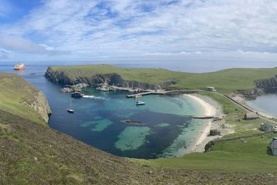 ‘World-first engineering’ used to connect Scottish island to ultrafast broadband