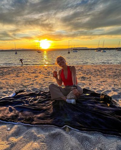 Embracing Beach Vibes: Unforgettable Days with Friends and Laughter