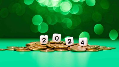 14 Financial New Year's Resolutions For 2024