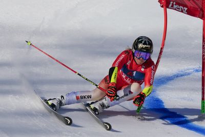 Shiffrin Clinches Record-Extending 92nd Victory in World Cup Giant Slalom