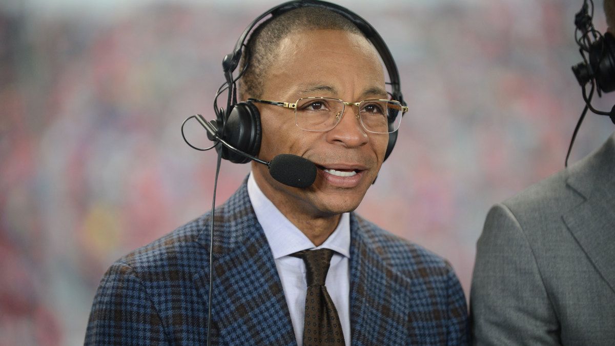 Gus Johnson Incredibly Dropped Eminem Lyrics During…