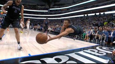 Dante Exum channeled Dennis Rodman on this hustle play and the camerawork was stunning