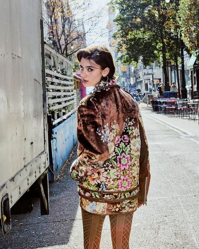 Mia Vesper: The Return to Tapestry in New York Fashion