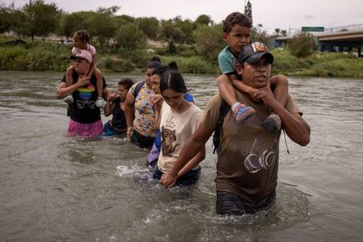 Migrant crisis intensifies in major cities, urgent federal assistance needed