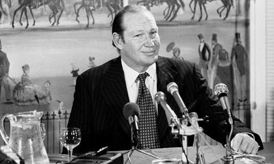 Kerry Packer was proposed as mediator in Thatcher’s fight to stop Spycatcher memoir
