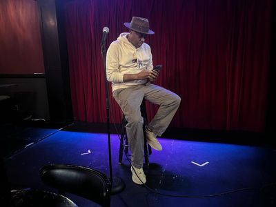 Arsenio Hall: Cool and Ready for the Comedic Storm