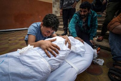 Deadly Israeli Shelling Reported Near Gaza Hospital