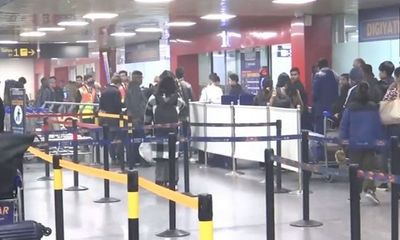 At least 100 flights delayed due to fog at Delhi airport