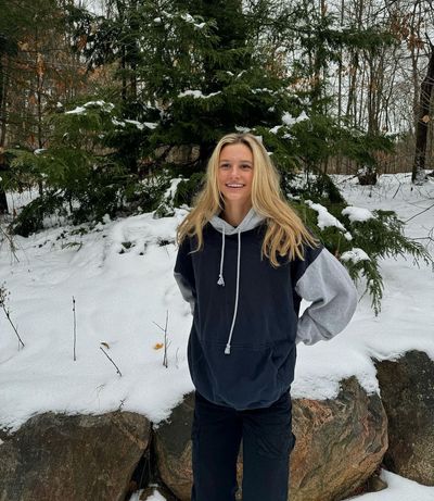 Winter Bliss: Summer McIntosh's Joyful Homecoming for Christmas