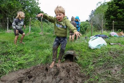 A classroom without walls: New Zealand’s nature schools emphasise mud over maths