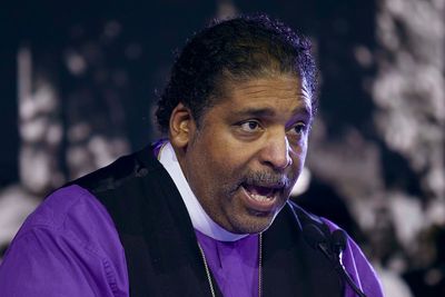 Civil rights leader removed from movie theater for using his own chair