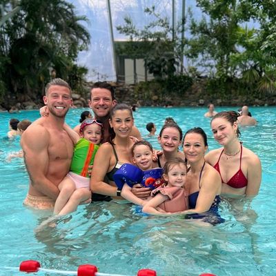 Unforgettable Summer Moments: Toby Alderweireld and Family's Poolside Paradise