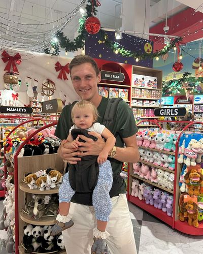 Viktor Axelsen: Embracing Fatherhood in a Toy Shop Adventure