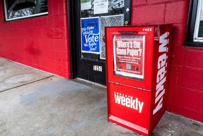 Embezzlement of Oregon weekly newspaper's funds forces it to lay off entire staff and halt print