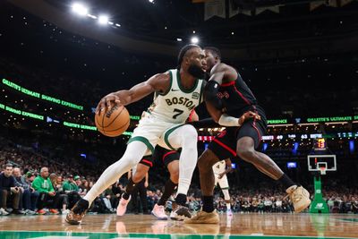 Celtics outlast Raptors 120-118 to stay undefeated at TD Garden