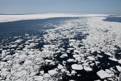 122 anglers rescued from large ice floe in Minnesota lake