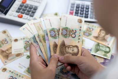 China masterfully maneuvers markets to curb yuan's potential downfall