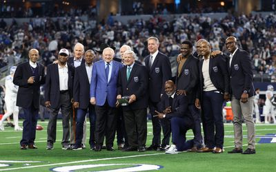Cowboys induct Jimmy Johnson into Ring of Honor