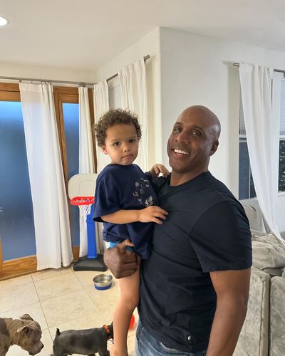 Barry Bonds Embraces Joyful Role as Grandfather in Heartwarming Images