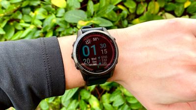 I never thought I’d like a big fitness tracker but here’s 5 reasons why I love wearing the Garmin Fenix 7S