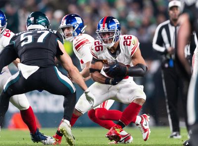 NFL slaps Giants’ Saquon Barkley with big fine for simply running the ball