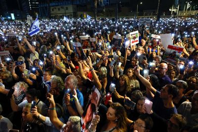 Tel Aviv Rally Demands Hostage Release Amidst Ceasefire Concerns