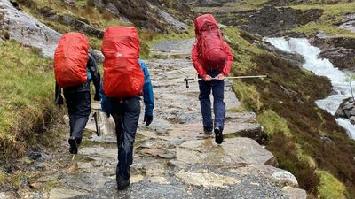 5 reasons you need rain pants: stay dry, whatever the weather