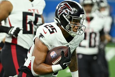 WATCH: Falcons RB Tyler Allgeier takes screen pass 75 yards for TD
