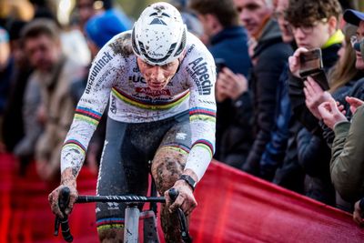 Mathieu van der Poel fined for spitting at booing spectators during Hulst World Cup