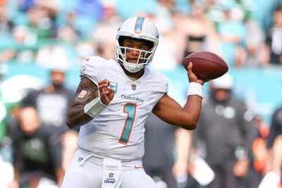 Dolphins QB Tua Tagovailoa leaves with injury vs. Ravens