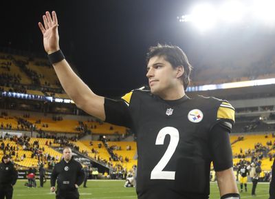 Mason Rudolph Signs Steelers Fan's Baby After Win Over Seahawks