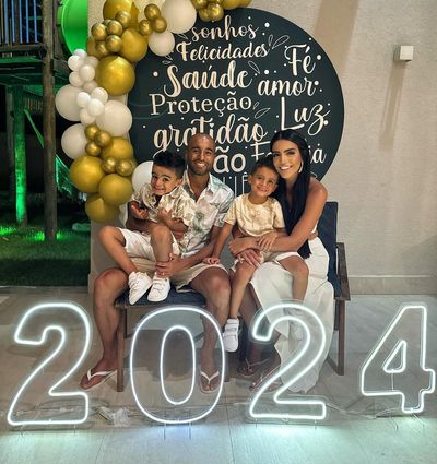 Lucas Moura's Heartfelt New Year Wishes with Family Photo