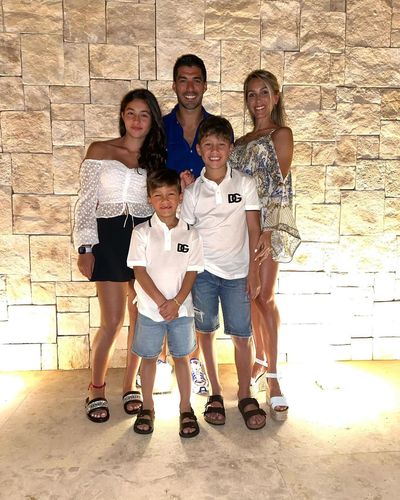 Starting the New Year with Family: Luis Suárez's Greatest Team
