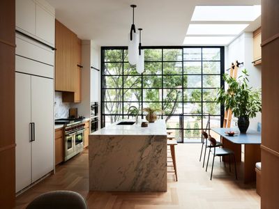 This Characterful Brownstone is a Lesson in How to Enhance Natural Light in Dark Spaces