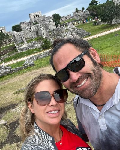 Johnny Damon's Selfie Game Shines with His Beautiful Wife