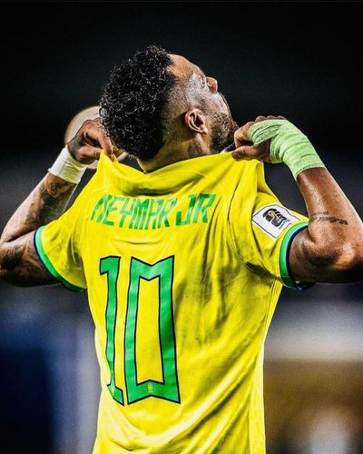 Neymar Jr: Transforming Moments into Masterpieces