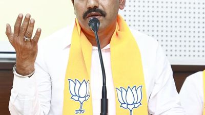 Vijayendra meets party leaders, members of Vijayapura City Corporation